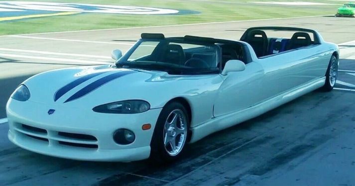 Chiếc Dodge Viper Limo V10 duy nhất trên thế giới được rao bán trên eBay