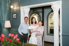 Hoa hậu Ngọc Hân tặng cha mẹ món quà đặc biệt nhân lễ Vu Lan