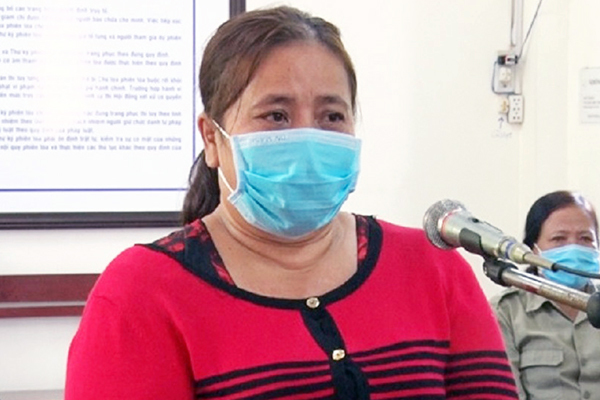 Người phụ nữ lĩnh 7 tháng tù do đánh công an khi thấy chồng bị lập biên bản