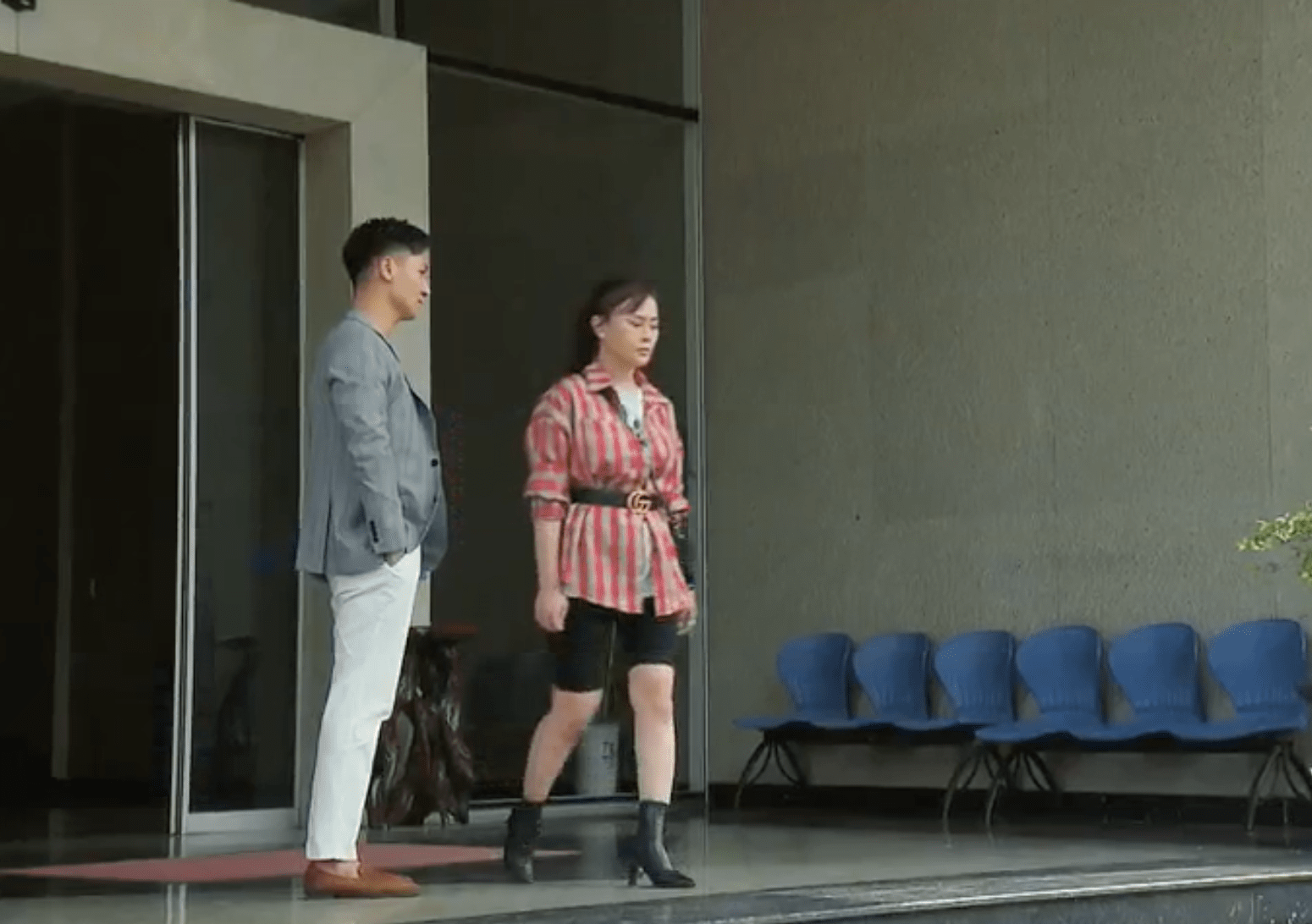 Loạt trang phục khó hiểu của Phương Oanh trong 'Hương vị tình thân'