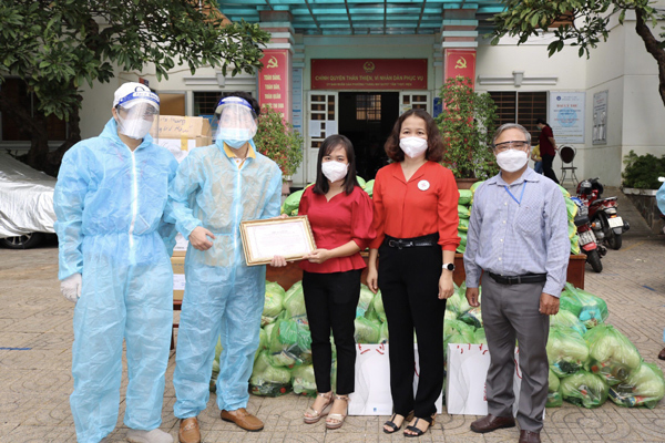 Công ty Dịch vụ Khí tặng quà 250 gia đình khó khăn ở Vũng Tàu
