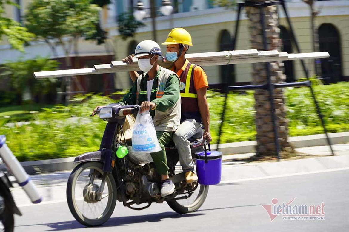Quảng Ninh hỗ trợ 32 tỷ đồng cho người lao động gặp khó khăn vì dịch