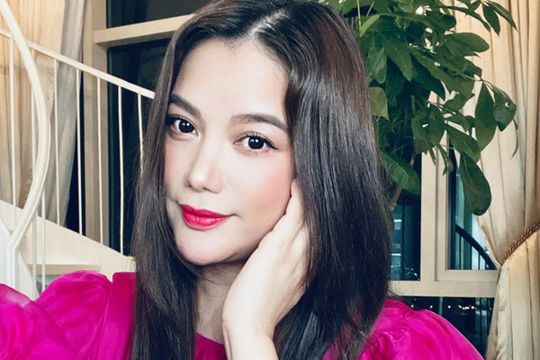 Trương Ngọc Ánh tặng 1 tấn gạo cho dân nghèo, muốn bán hết đồ đẹp làm việc thiện