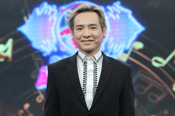 Việt Quang vui vẻ, chơi hết mình trong gameshow trước khi mất