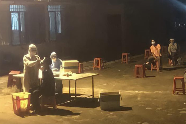 Bệnh nhân Covid-19 xin lỗi vì khiến 87 người liên lụy sau đám tang mẹ