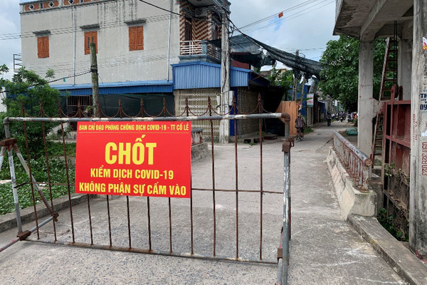 Một người Hà Nội chết trong tư thế treo cổ, xét nghiệm dương tính SARS-CoV-2