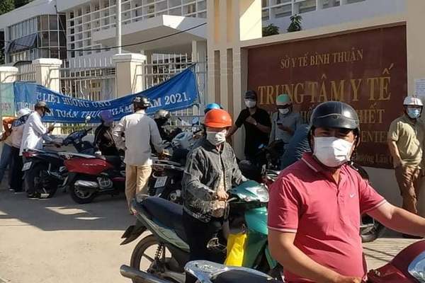 Giám đốc Trung tâm Y tế TP Phan Thiết bị đình chỉ do lơ là chống dịch