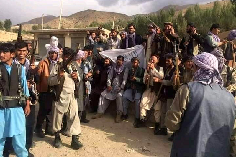 Phe chống Taliban tái chiếm một tỉnh, các cường quốc chật vật sơ tán người khỏi Kabul