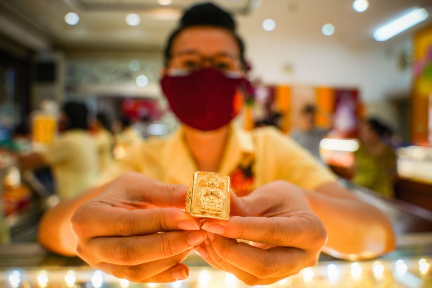 Mua vàng lỗ ngay 2,5 triệu đồng/lượng