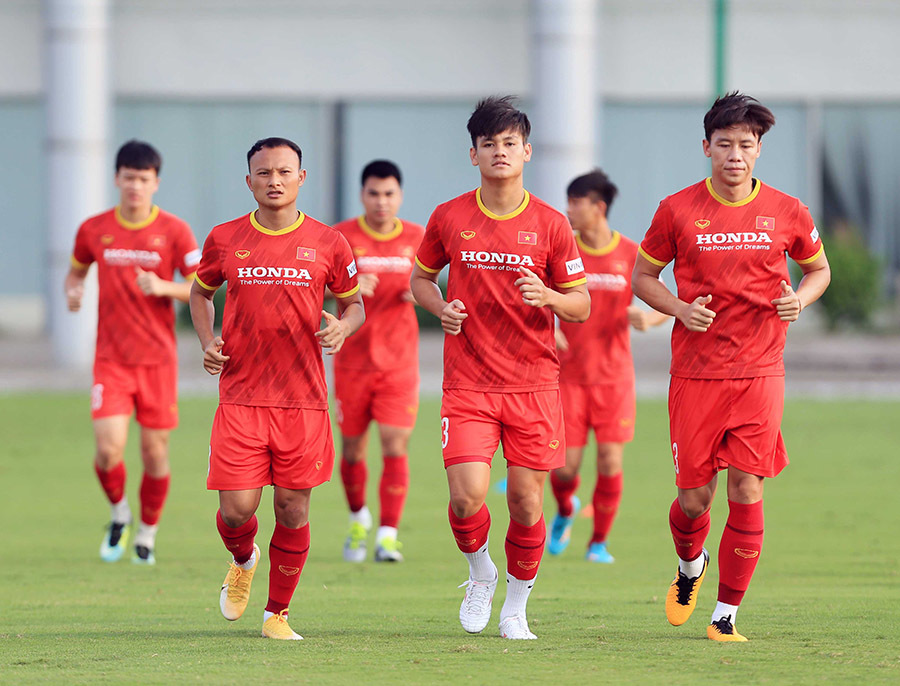 Tuyển thủ Việt Nam không về nhà, luyện công chờ đấu Trung Quốc