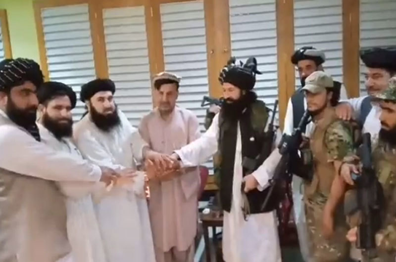 Em cựu Tổng thống Afghanistan gia nhập Taliban, Mỹ 'mở đường' mới tới sân bay