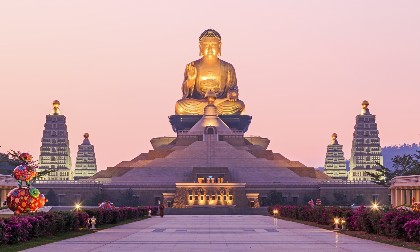 Bạn có muốn khám phá những tượng Phật khổng lồ đẹp nhất thế giới không? Đây là danh sách các tượng Phật đáng chú ý nhất và nổi tiếng nhất trên toàn cầu. Sự kết hợp giữa kiến ​​trúc độc đáo và công nghệ tinh vi đã tạo ra những tác phẩm nghệ thuật tuyệt đẹp để tôn vinh văn hóa Phật giáo.