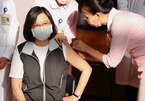 Lãnh đạo Đài Loan tiêm liều vắc xin Covid-19 tự chế đầu tiên