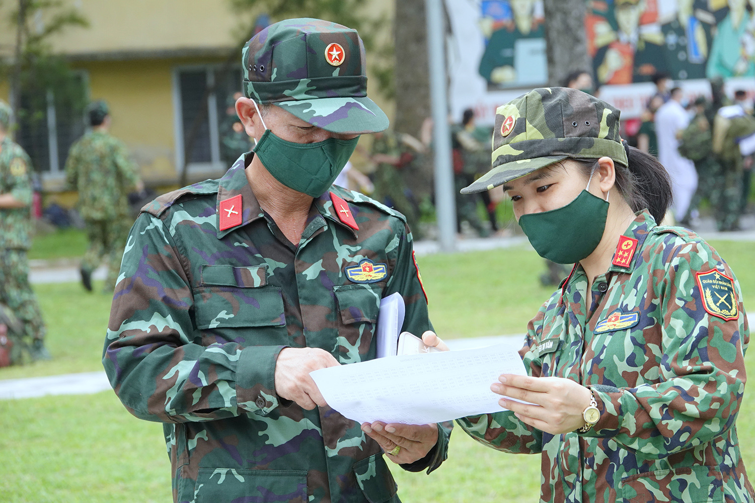 Quân y cùng ăn, cùng ở với dân, không có gì ngoài tình thương và trách nhiệm