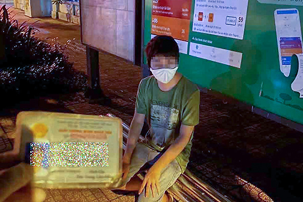 TP.HCM đưa người lang thang về chăm sóc, tập trung điều trị trường hợp F0