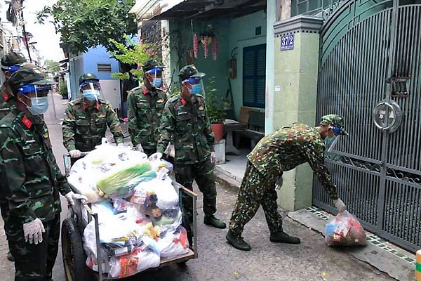 TP.HCM siết giãn cách, tập trung nguồn lực chăm lo dân và điều trị F0 nặng