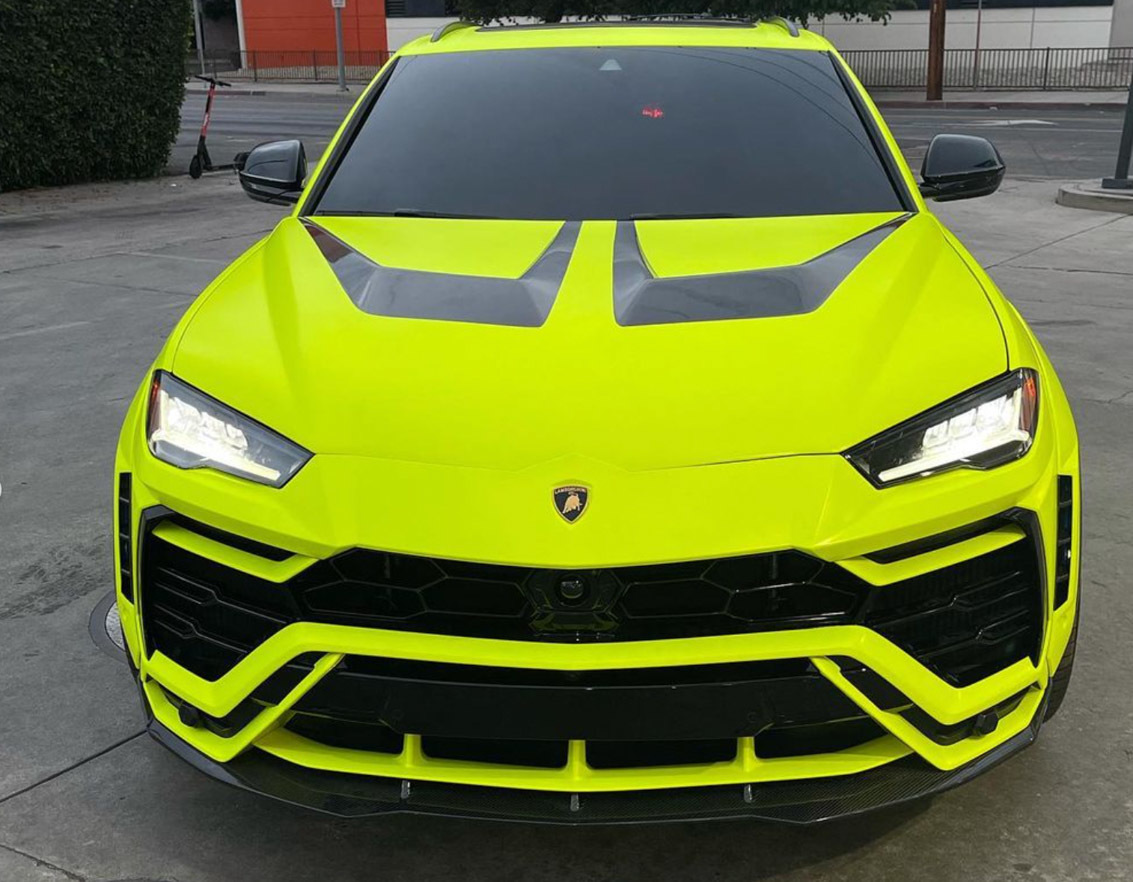 sieu-xe-Lamborghini-Urus-mau-non-chuoi-cua-sieu-sao-bong-ro-LaMelo-Ball-02