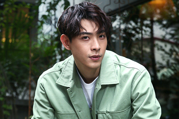 Tài tử Liên Thần Tường giải nghệ vì mắt mất thị lực