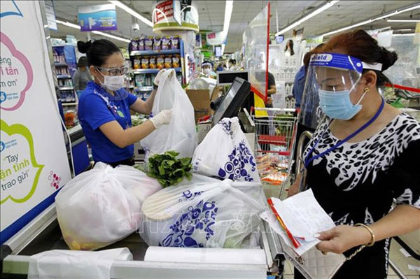 Food supply ensured for HCM City, southern region during stay-at-home period