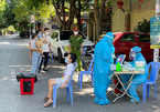 Đi ‘từng ngõ, gõ từng nhà’, lấy mẫu test nhanh 500 nghìn người tại TP Vinh