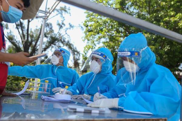 Nha Trang xét nghiệm hỏa tốc, người dân ở yên trong nhà từ 15h chiều nay