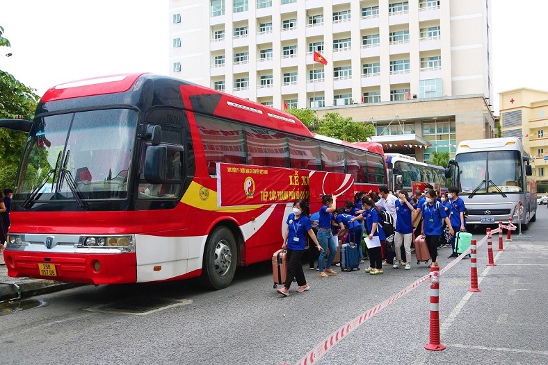 122 thầy trò Học viện Y Dược học cổ truyền tiếp tục hỗ trợ TP.HCM chống dịch