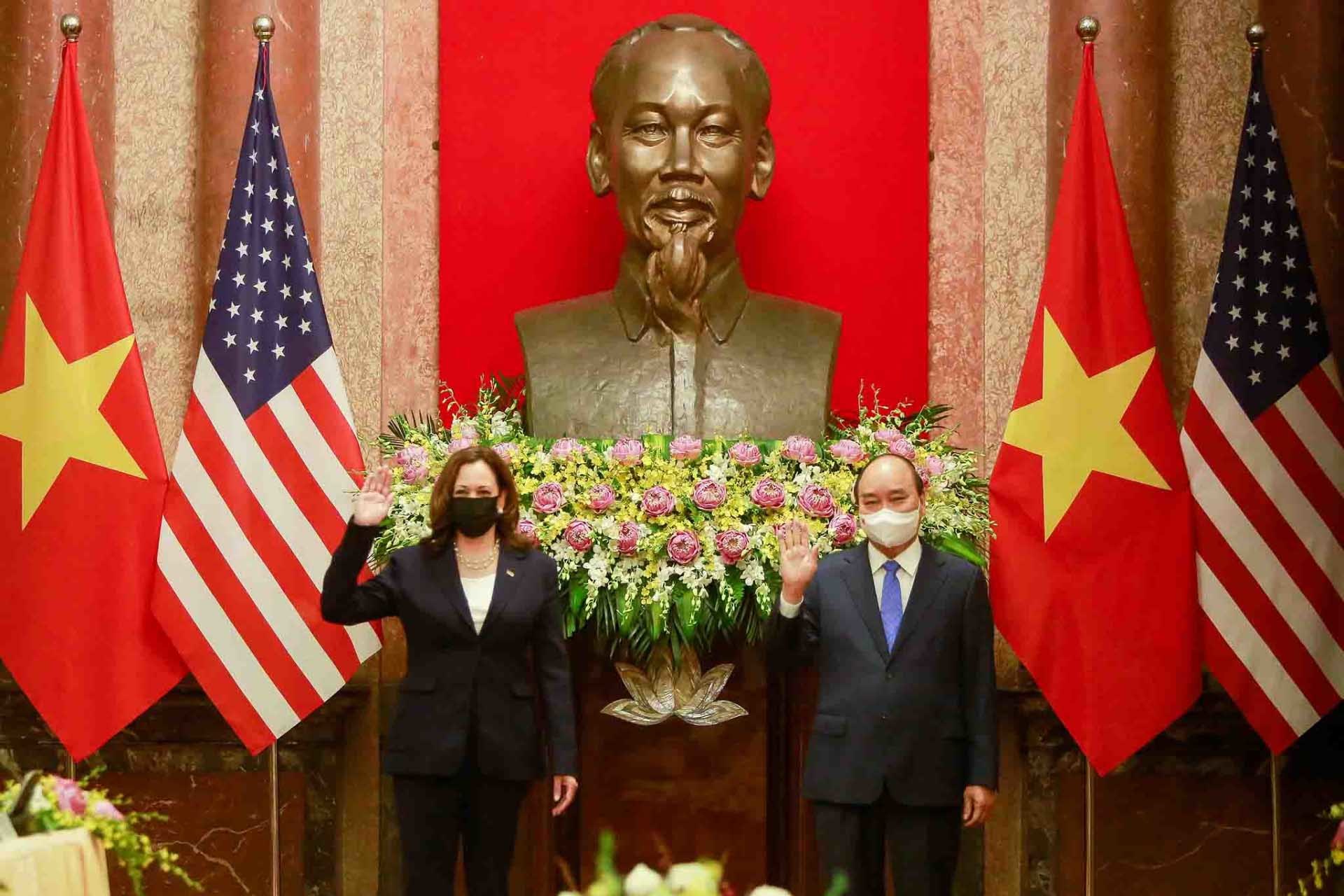Tổng Bí thư và Chủ tịch nước mời Tổng thống Joe Biden thăm Việt Nam