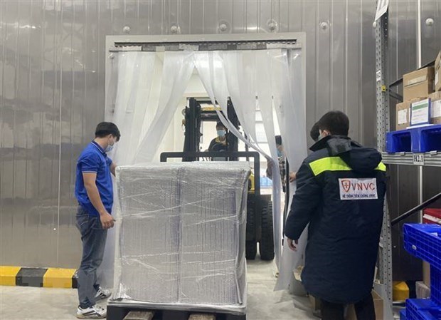 Vietnam receives 400,000 doses of COVID-19 vaccine from Japan