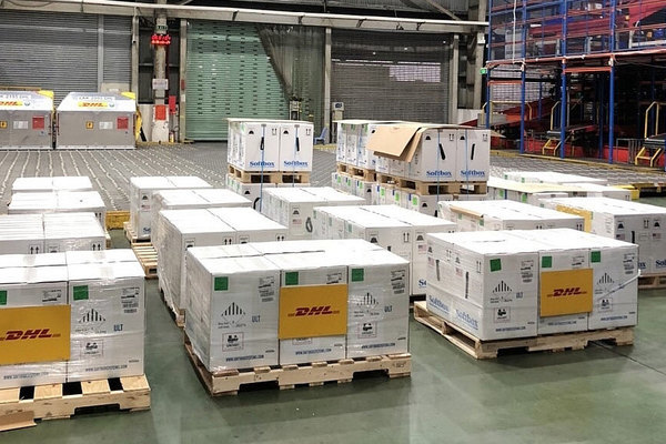 Thông quan gần 770.000 liều vắc xin Pfizer về TP.HCM