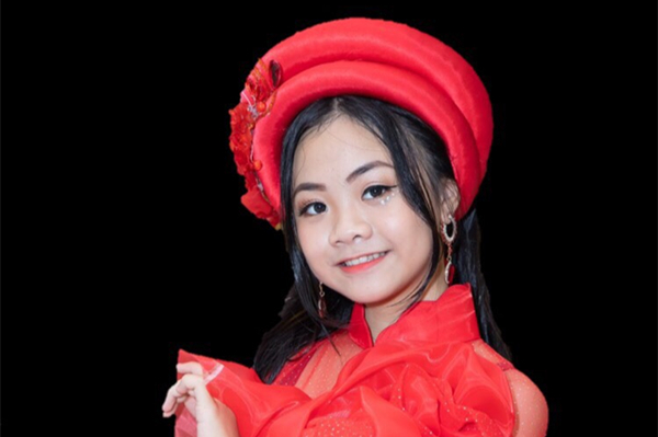 Á quân 'Tuyệt đỉnh song ca nhí' là F0 Covid-19 vẫn hát cổ vũ Sài Gòn