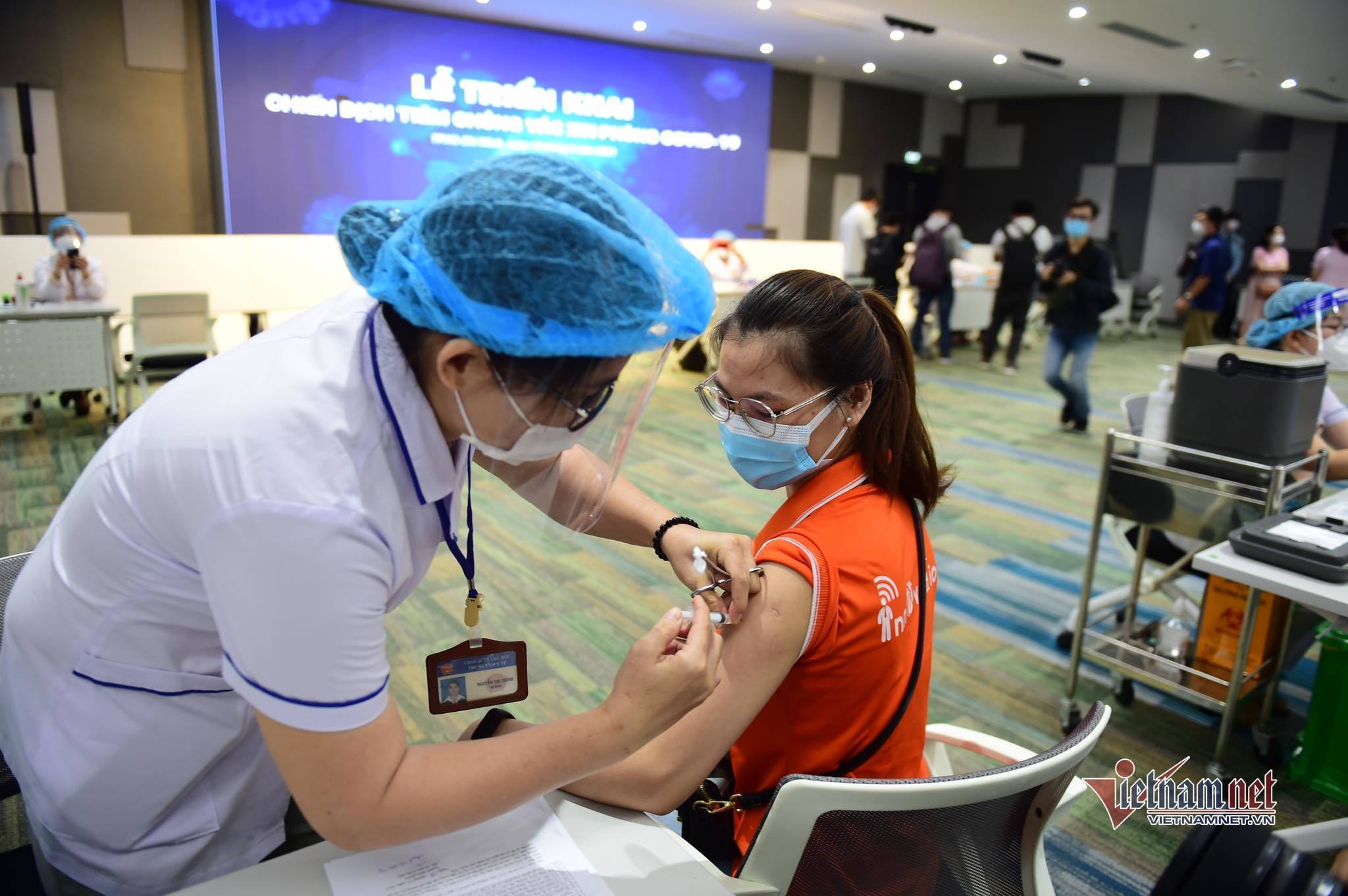 Cả tháng '3 tại chỗ', được 10 ngày thăm nhà, phải đi cách ly 7 ngày