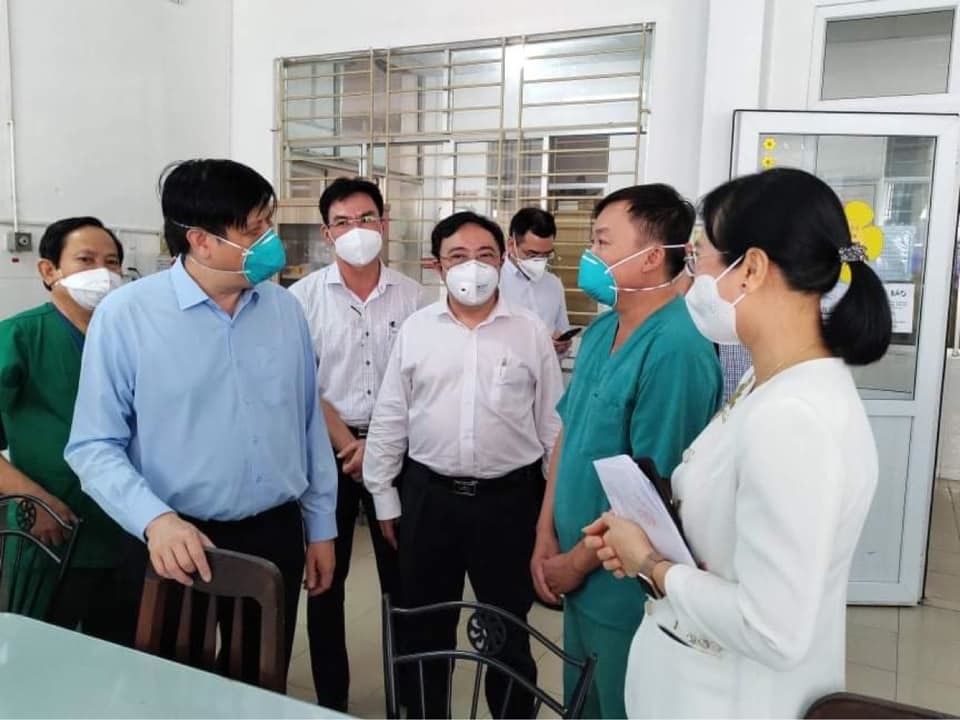 Bộ trưởng Bộ Y tế: Phải dùng thuốc sớm, chuẩn bị cao hơn một mức về oxy cho F0