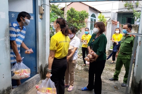 Nhiều bạn đọc đề nghị được hỗ trợ lương thực, thực phẩm