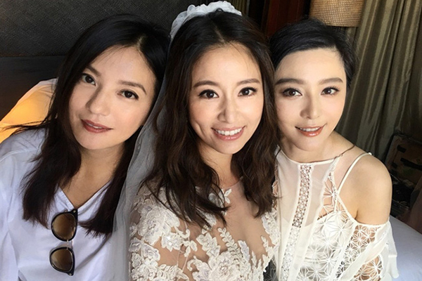 Bộ ba 'Hoàn Châu cách cách': Kẻ bị tẩy chay, người sụp đổ hoàn toàn