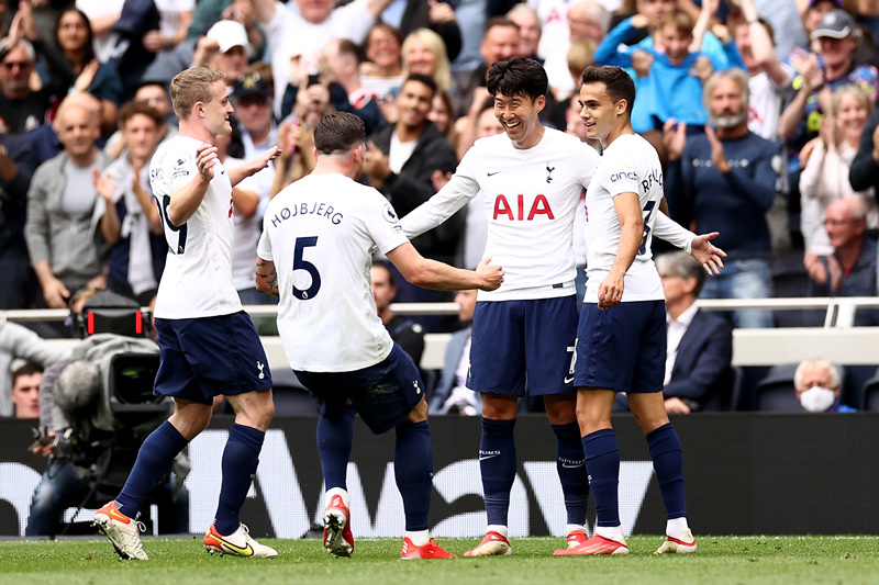 Tottenham leo lên đầu bảng với 3 trận toàn thắng