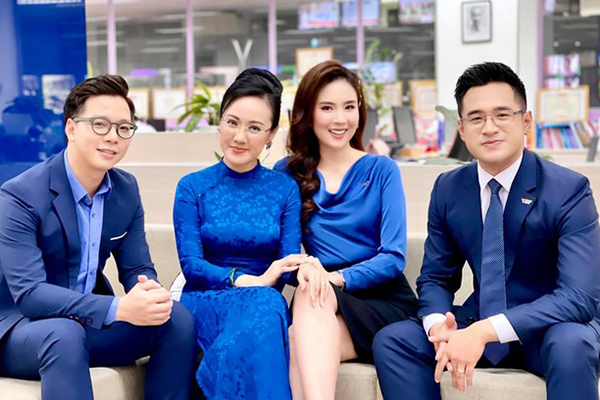 MC Hoài Anh, Mai Ngọc tươi tắn bên các nam đồng nghiệp tại VTV