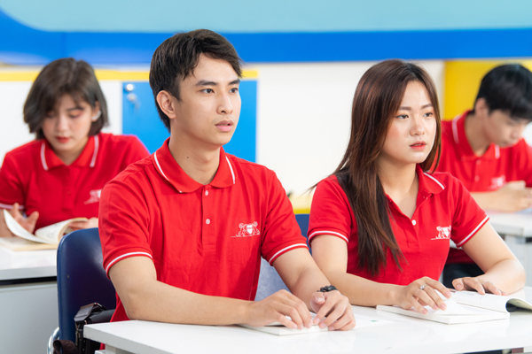 25 tỷ đồng học bổng hỗ trợ tân sinh viên CĐ Kinh tế - Kỹ thuật Hà Nội