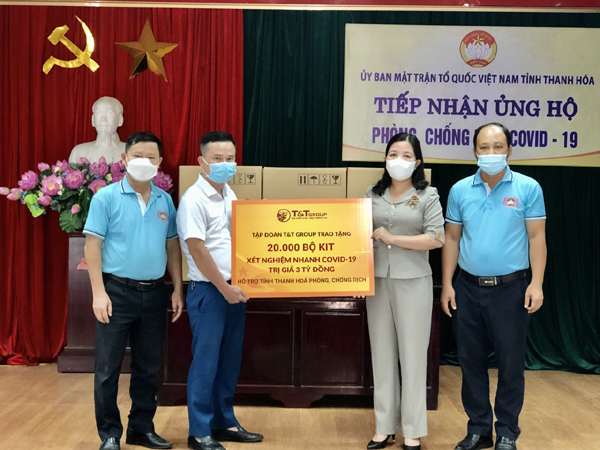T&amp;T Group tặng Thanh Hoá, Kiên Giang 50.000 bộ kit xét nghiệm nhanh Covid-19