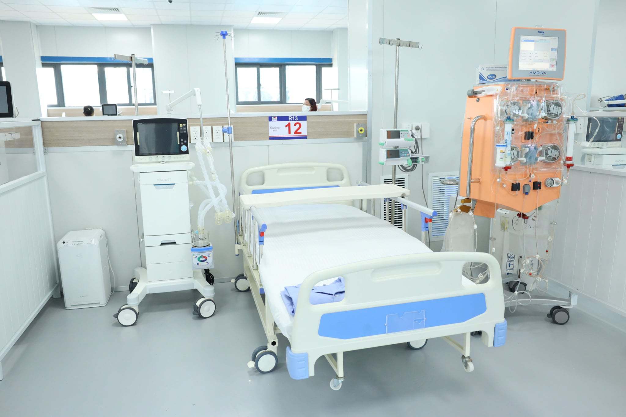 Bên trong bệnh viện 500 giường điều trị Covid-19 hiện đại nhất Hà Nội
