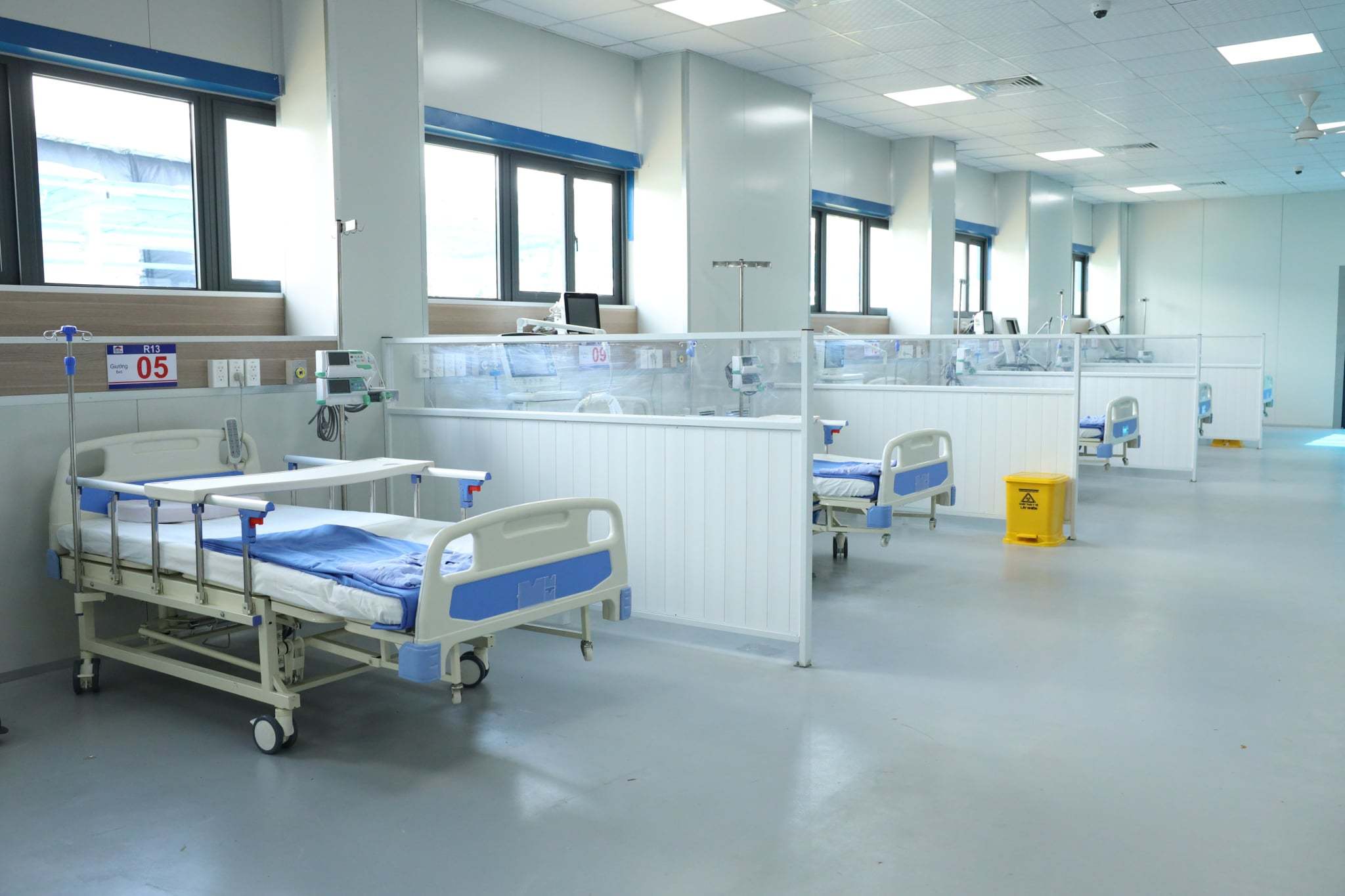 Bên trong bệnh viện 500 giường điều trị Covid-19 hiện đại nhất Hà Nội