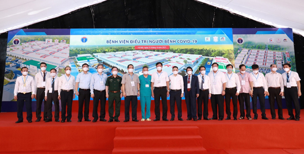 Techcombank chi viện 100 tỷ đồng xây bệnh viện dã chiến điều trị Covid-19 ở Hà Nội