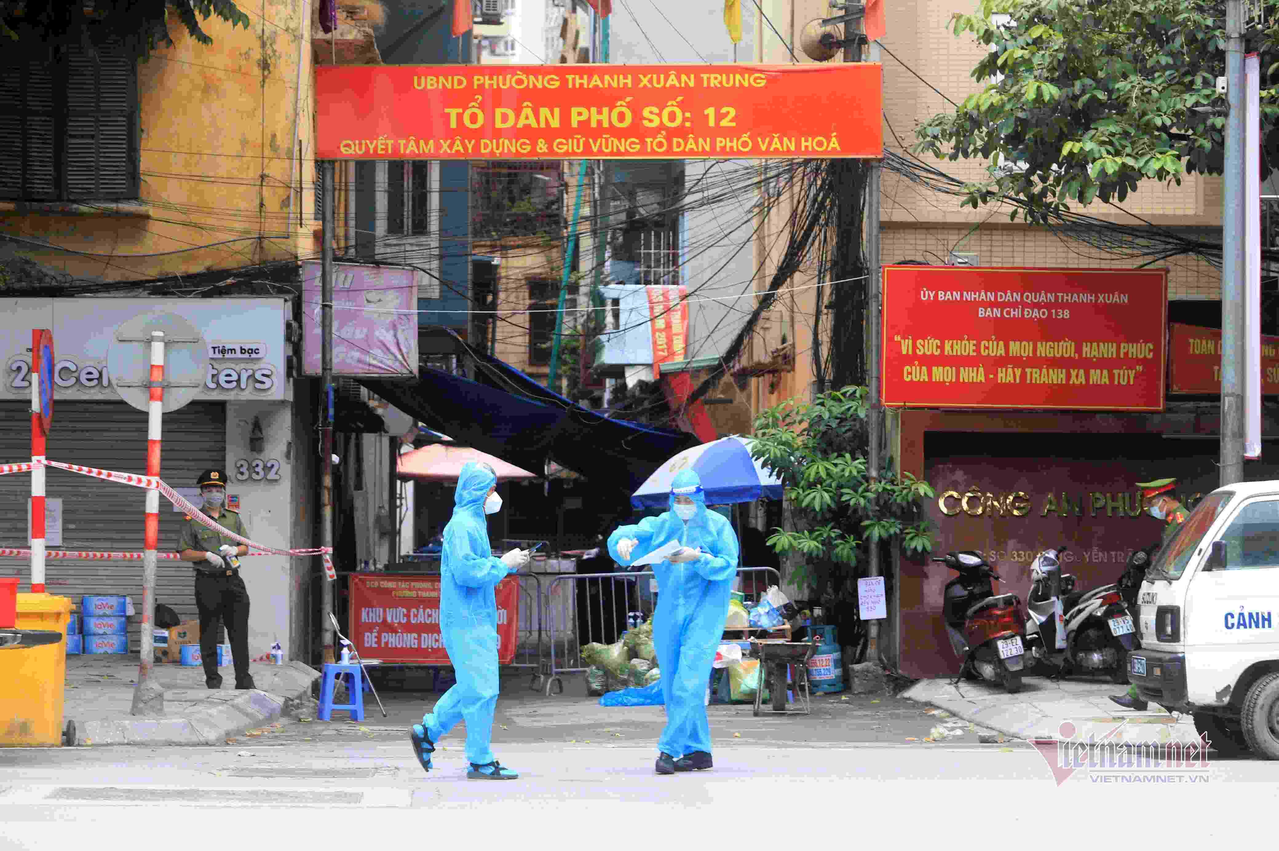 New Covid-19 hotbeds emerge in Hanoi despite social distancing