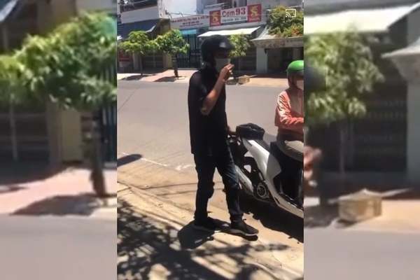 Nam công nhân trong clip 'bánh mì không phải thực phẩm' bị xử phạt 2 triệu đồng