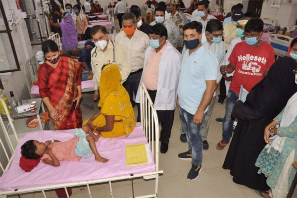 Bệnh sốt bí hiểm khiến hàng loạt trẻ em ở Ấn Độ tử vong