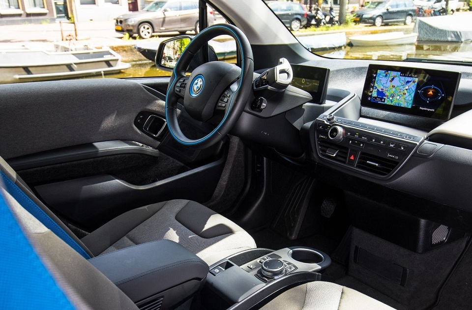 6 mẹo đơn giản giữ nội thất ô tô luôn sạch cho chuyến đi đường dài