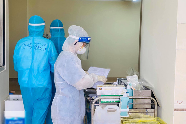 Cứu thai phụ 44 tuổi mắc Covid-19 suy hô hấp, viêm phổi nặng