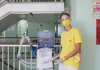 Hoa hậu H'Hen Niê trao máy thở cho Bệnh viện Chợ Rẫy