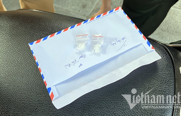 Kiểm tra giấy đi đường, tổ công tác phát hiện người phụ nữ có ma tuý