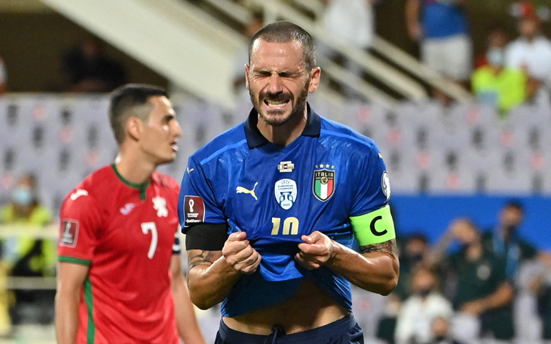 Italy bất ngờ bị cầm chân trên sân nhà