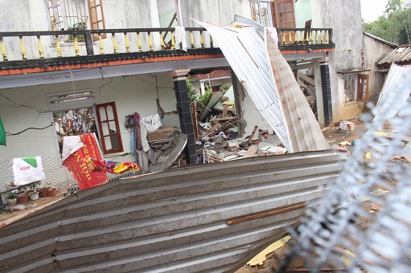 Sau tiếng nổ lớn trong nhà, hai vợ chồng tử vong ở Quảng Nam
